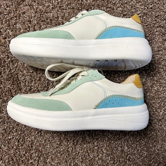 Lamo Green and Cream Slippers with Suede Accents - Picture 5 of 9